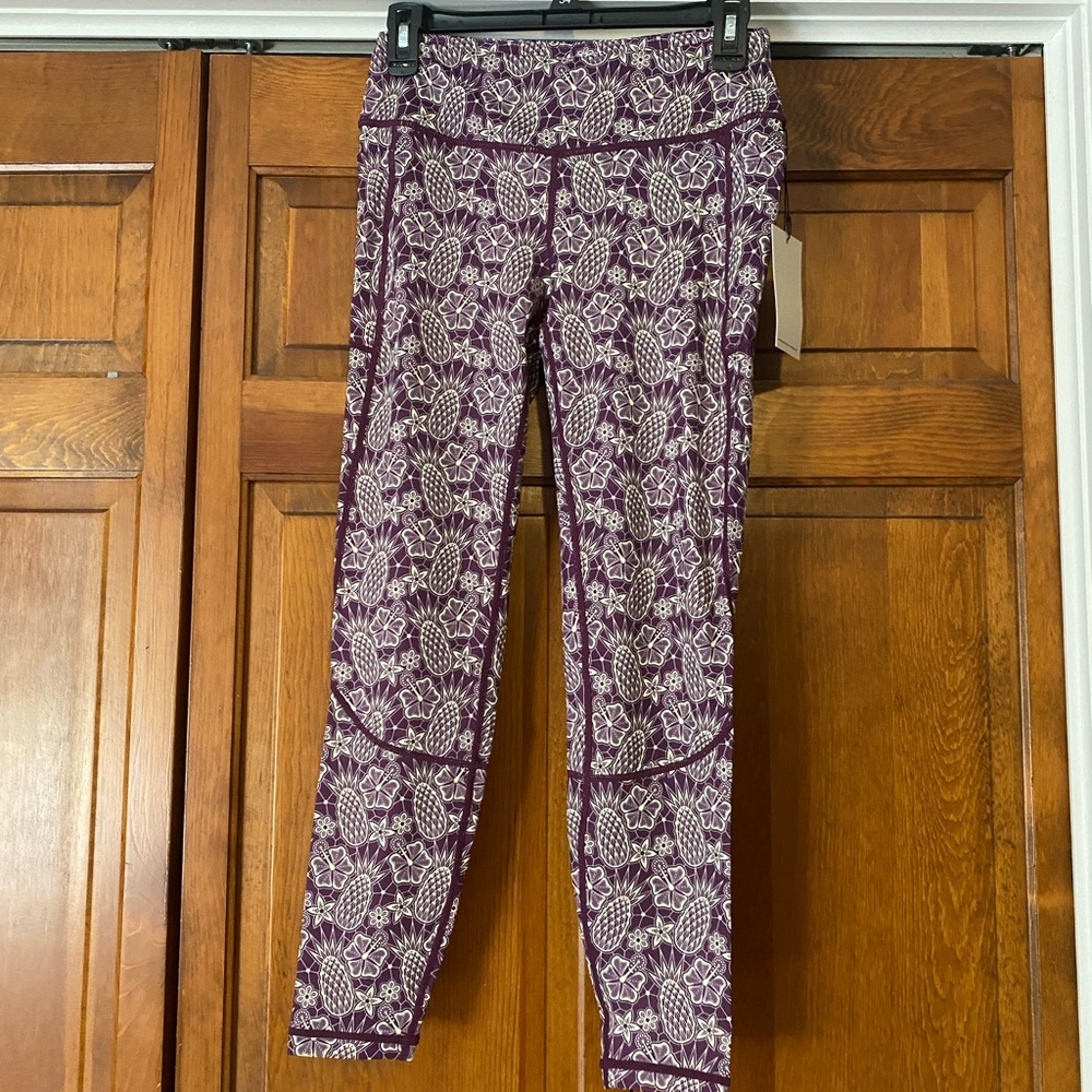 EUC Feed Me Fight Me Island Vibes leggings